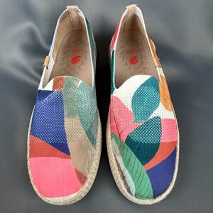 UIN Broad Leaf Marbella Bright Print Slip On Travel Shoes Size 8